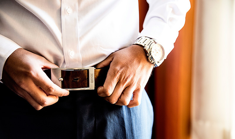 GroomsPreparation-48